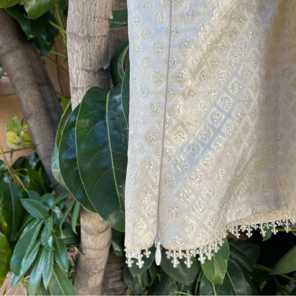 Vintage Beautiful top with intricate details - Picture 9 of 9